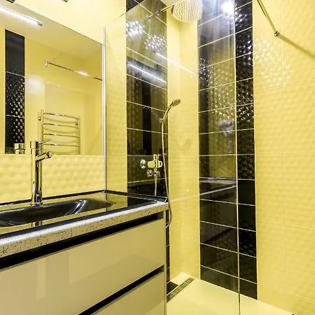 Balabana Yellow Apartment *